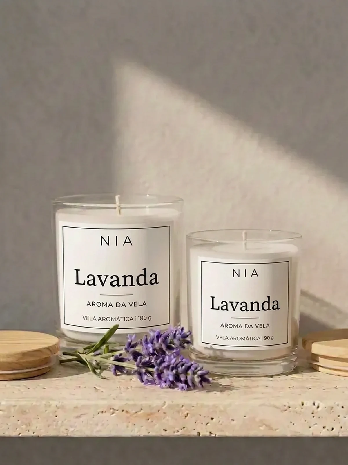 Velas aromáticas NIA de 180 g e 90 g lado a lado
